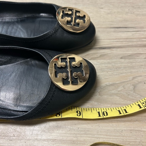Tori Burch Ballet Flats Women 7 Claire Black Leather Slip On Gold Medallion - Picture 11 of 13